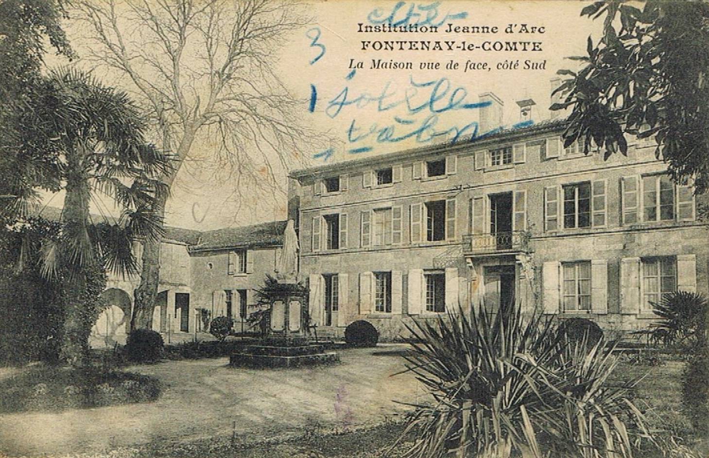 Institution Jeanne d'Arc - La Maison vue de face côté Sud